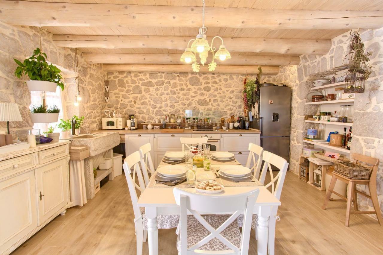 White Cottage Heritage House Čižići エクステリア 写真