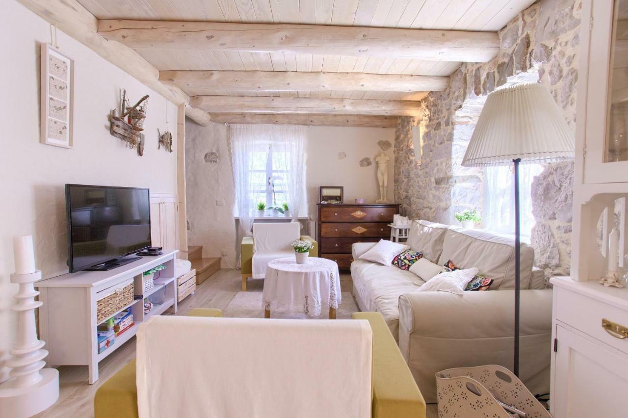 White Cottage Heritage House Čižići エクステリア 写真