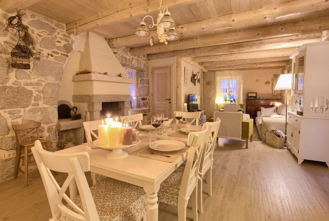 White Cottage Heritage House Čižići エクステリア 写真
