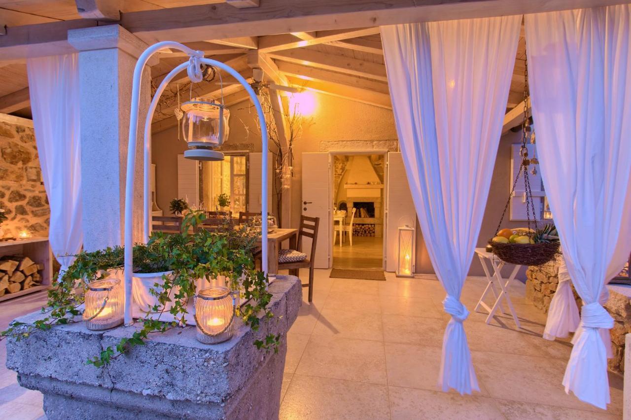 White Cottage Heritage House Čižići エクステリア 写真